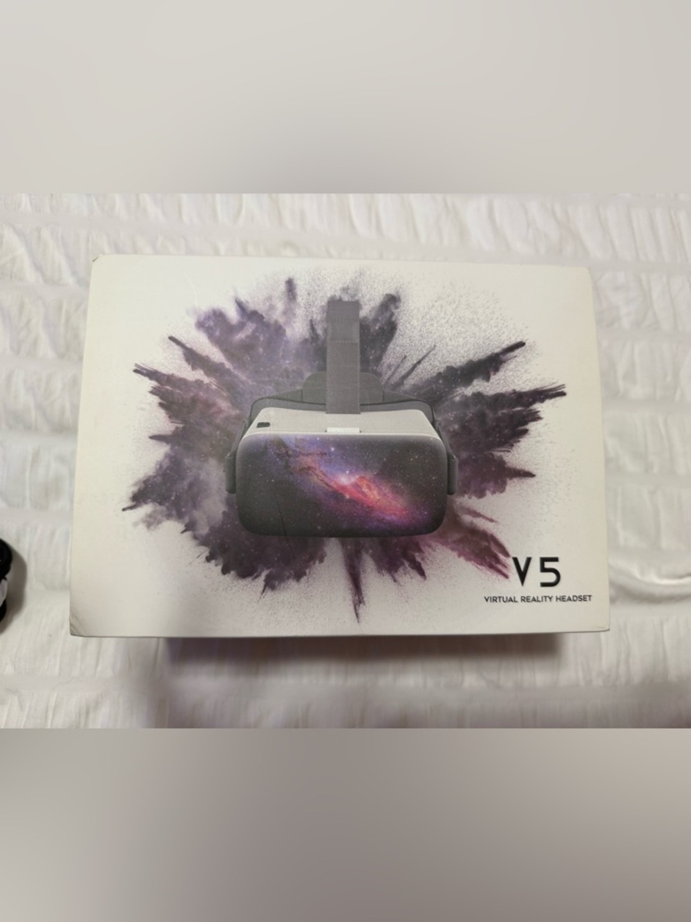 DESTEK V5 VR Headset with Bluetooth Controller